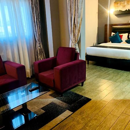 La Rochelle Hotel Yaoundé Eksteriør bilde