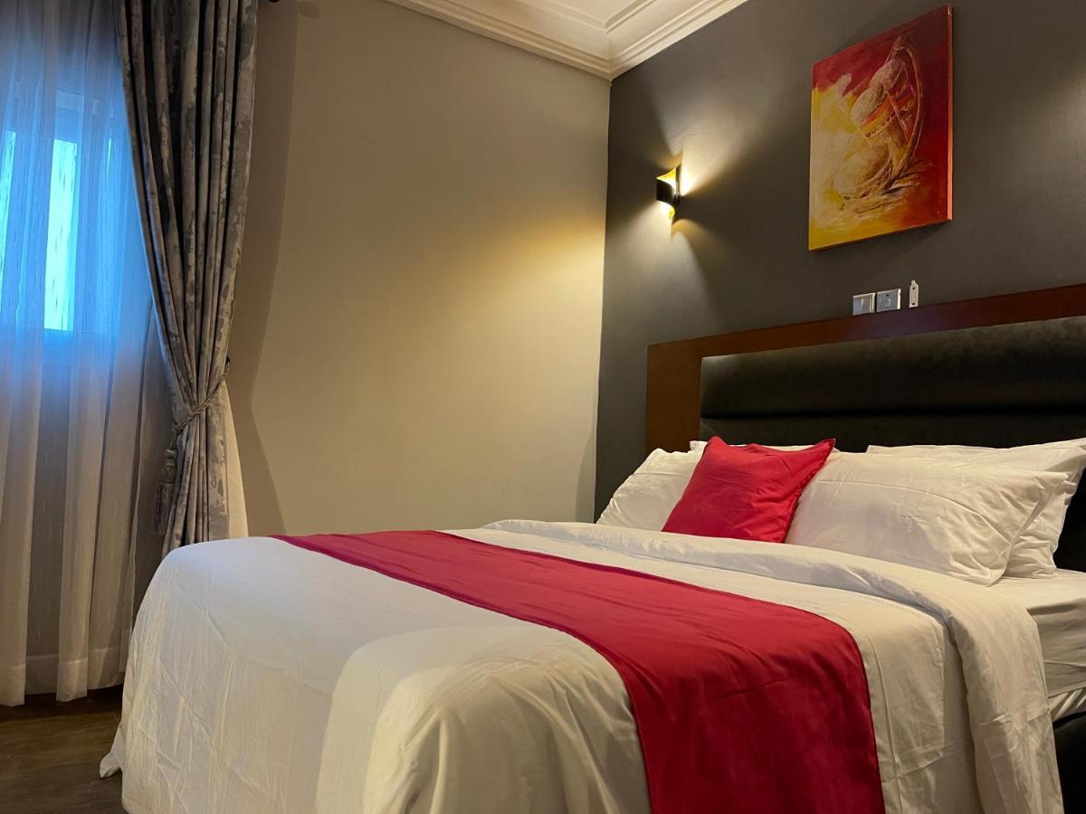 La Rochelle Hotel Yaoundé Eksteriør bilde