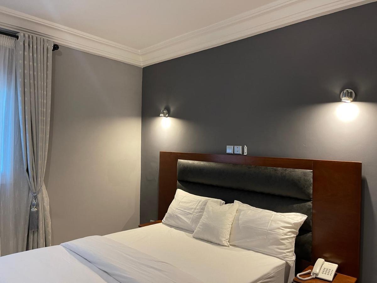 La Rochelle Hotel Yaoundé Eksteriør bilde