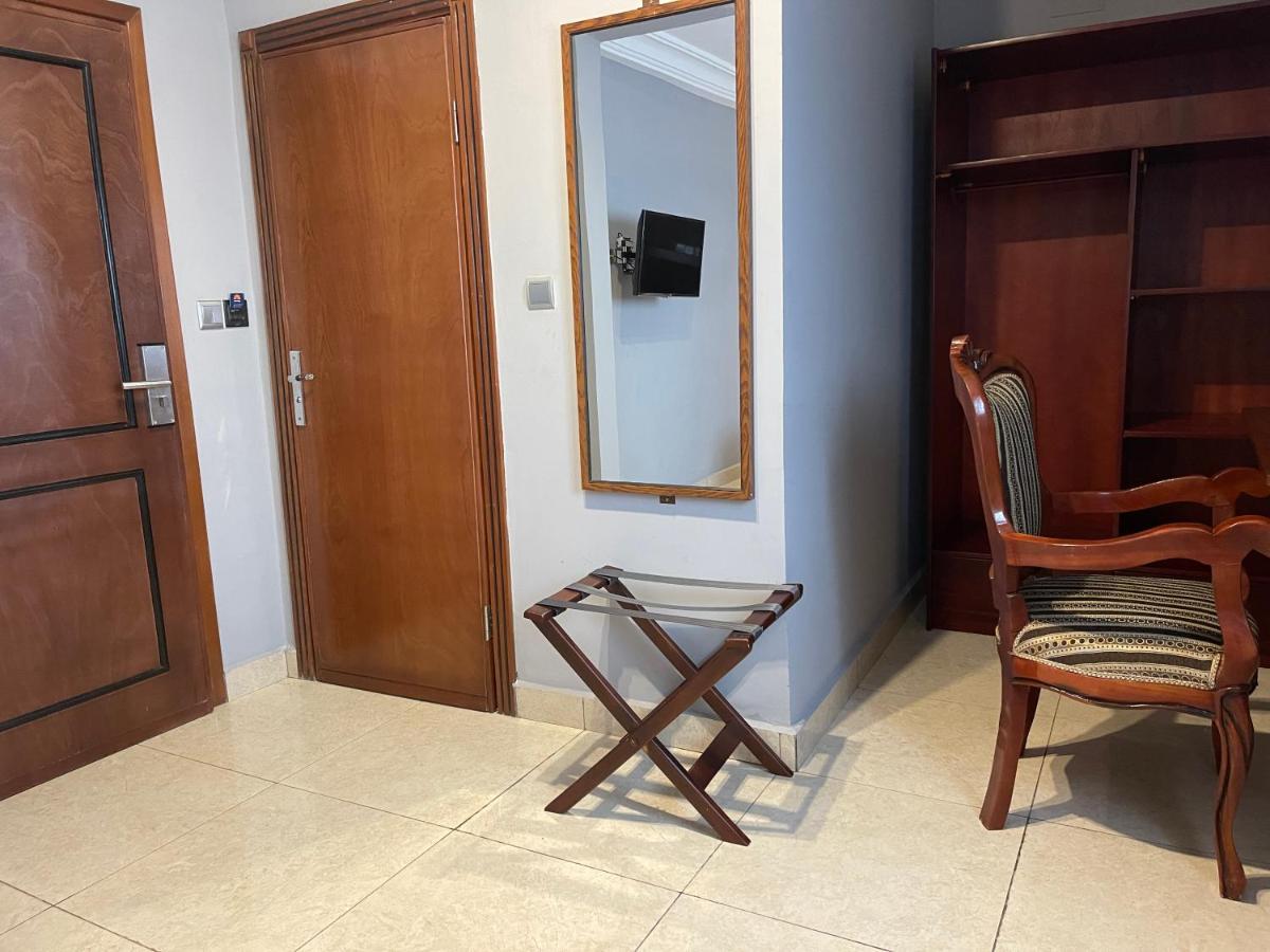 La Rochelle Hotel Yaoundé Eksteriør bilde