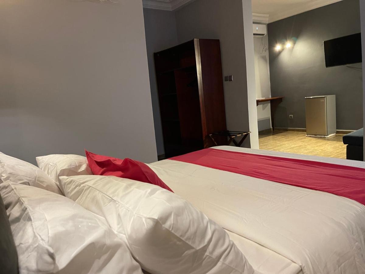 La Rochelle Hotel Yaoundé Eksteriør bilde