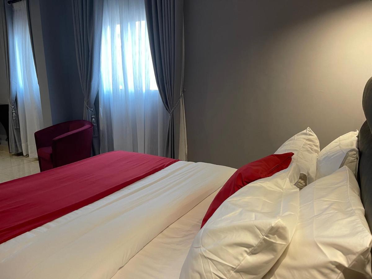 La Rochelle Hotel Yaoundé Eksteriør bilde