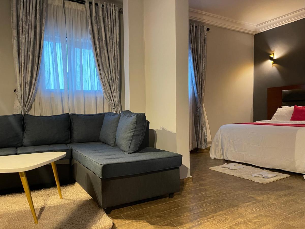 La Rochelle Hotel Yaoundé Eksteriør bilde