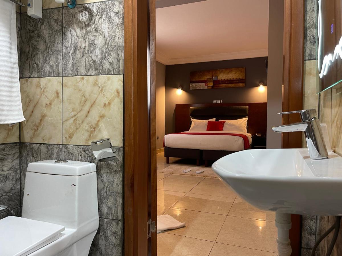 La Rochelle Hotel Yaoundé Eksteriør bilde