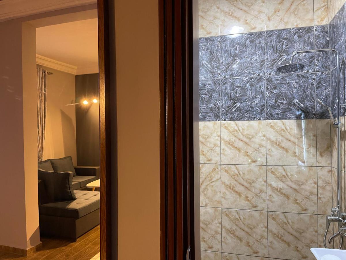 La Rochelle Hotel Yaoundé Eksteriør bilde