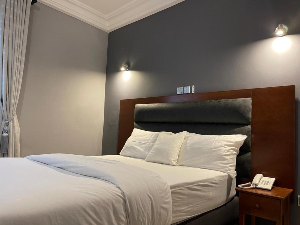 La Rochelle Hotel Yaoundé Eksteriør bilde