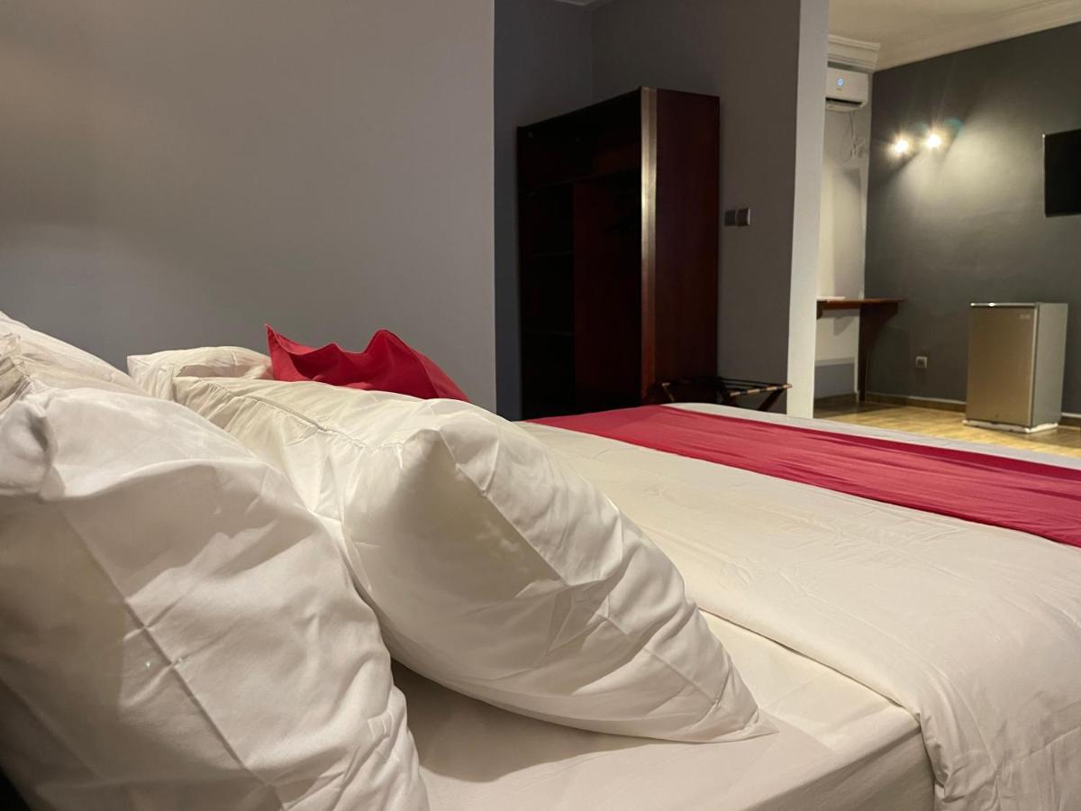 La Rochelle Hotel Yaoundé Eksteriør bilde