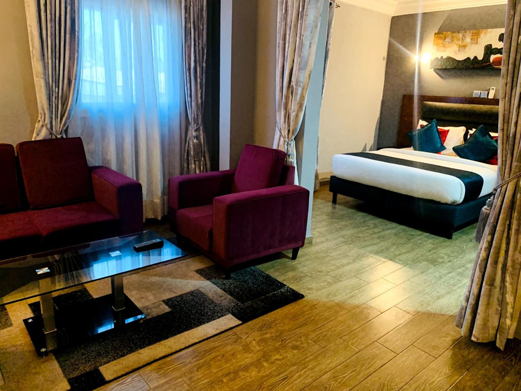 La Rochelle Hotel Yaoundé Eksteriør bilde