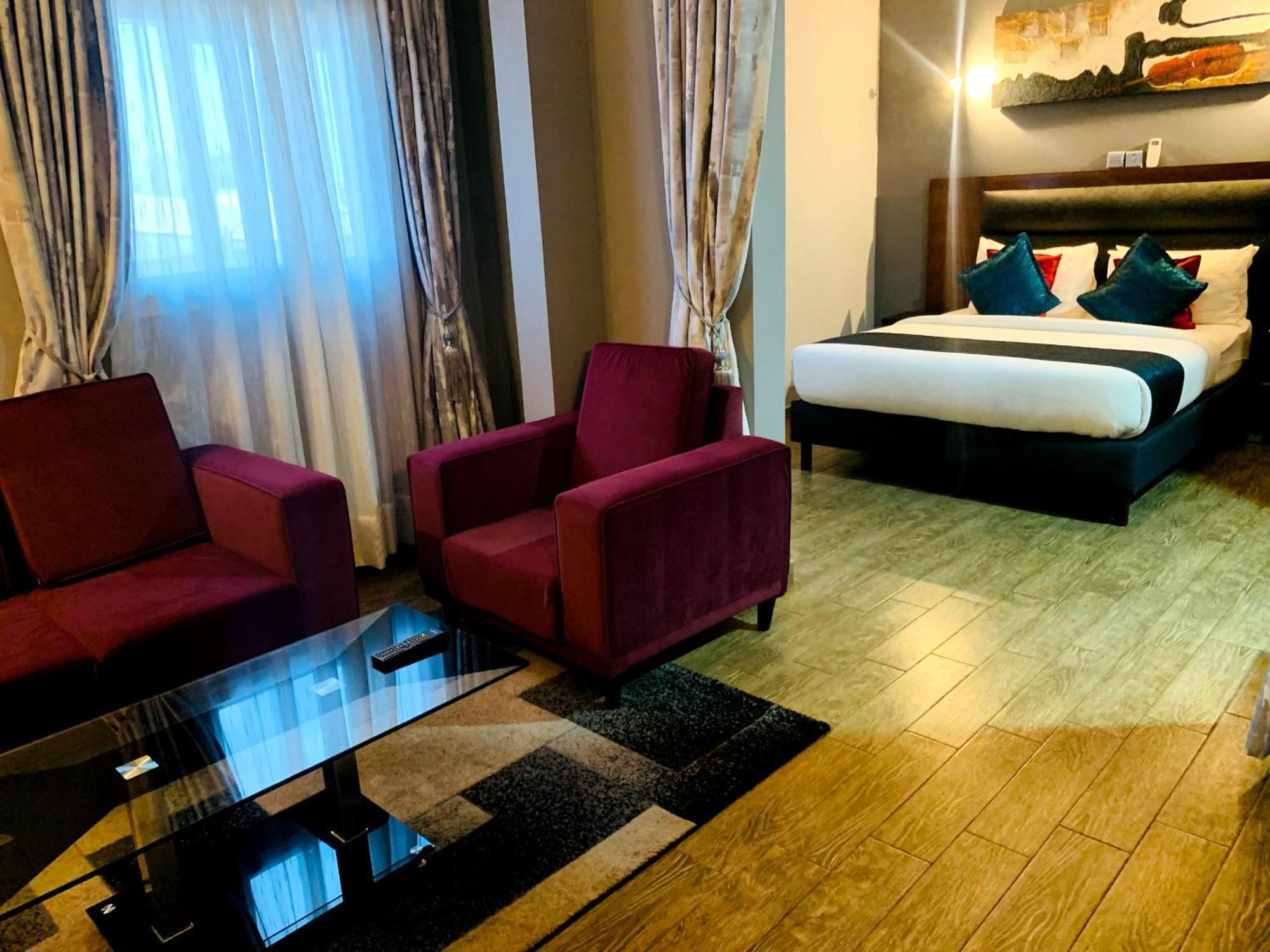 La Rochelle Hotel Yaoundé Eksteriør bilde